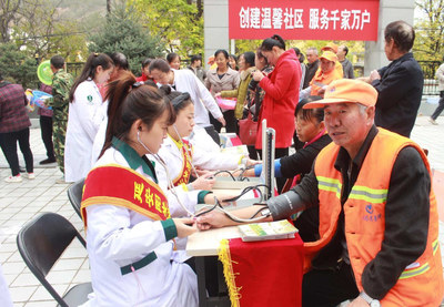 世界男性健康日 延安陽光醫院義診咨詢進社區，健康溫暖送到家